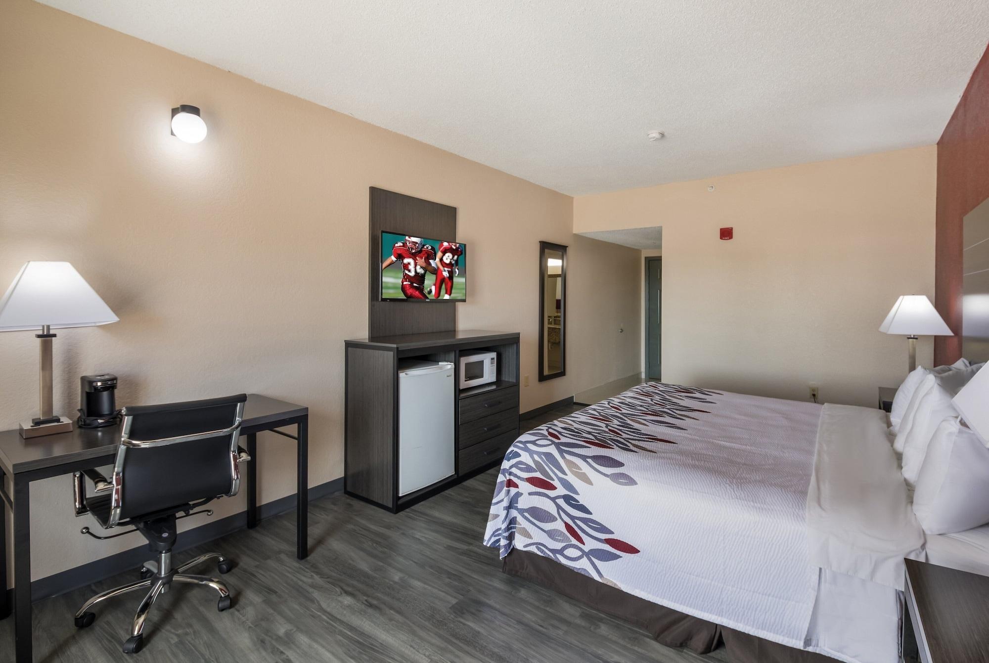 Red Roof Inn & Suites Austin East - Manor Eksteriør billede