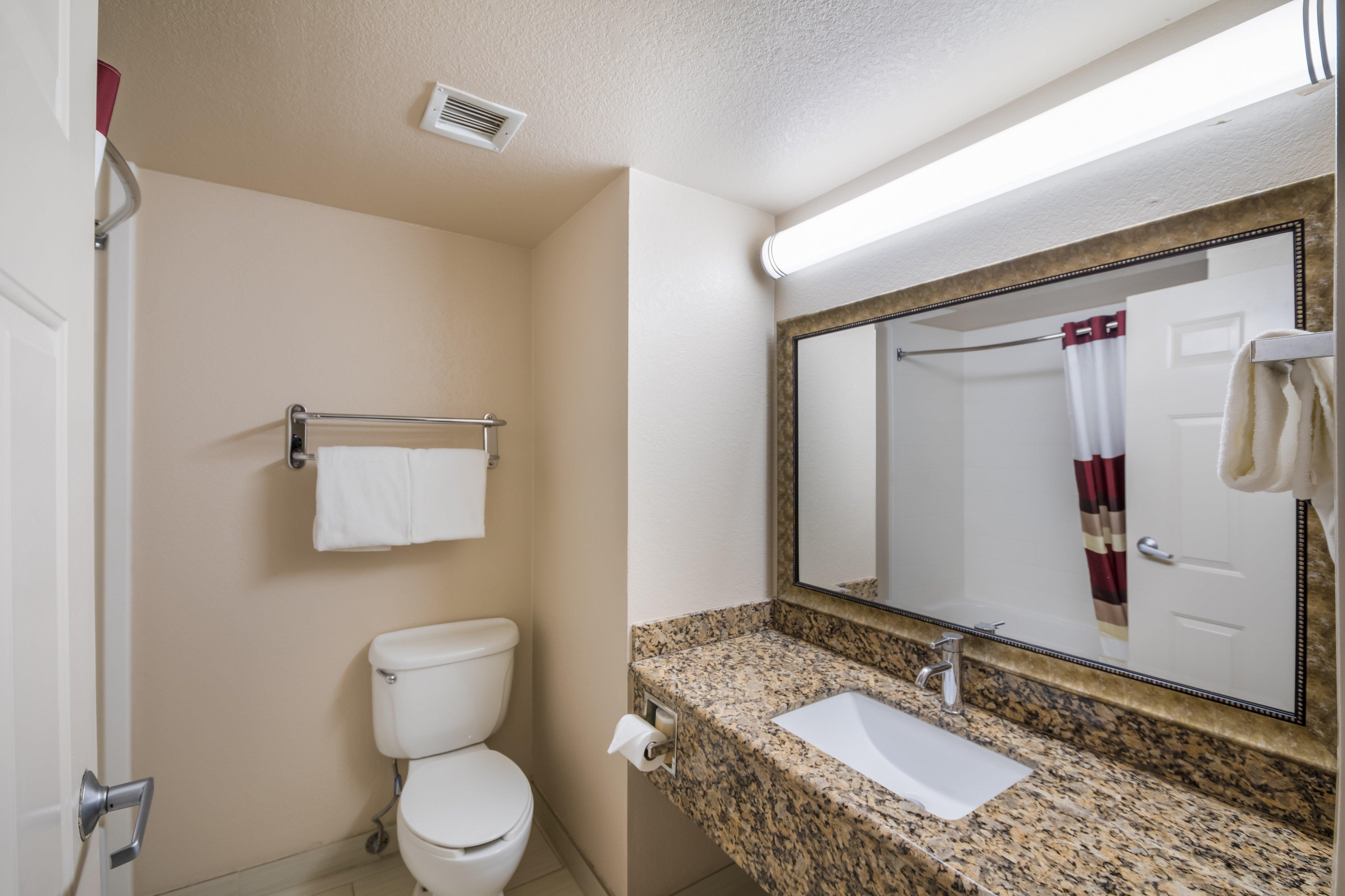 Red Roof Inn & Suites Austin East - Manor Eksteriør billede
